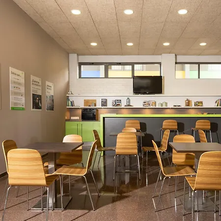 Residencia Universitaria Resa Colegio De Cuenca Апартаменты *